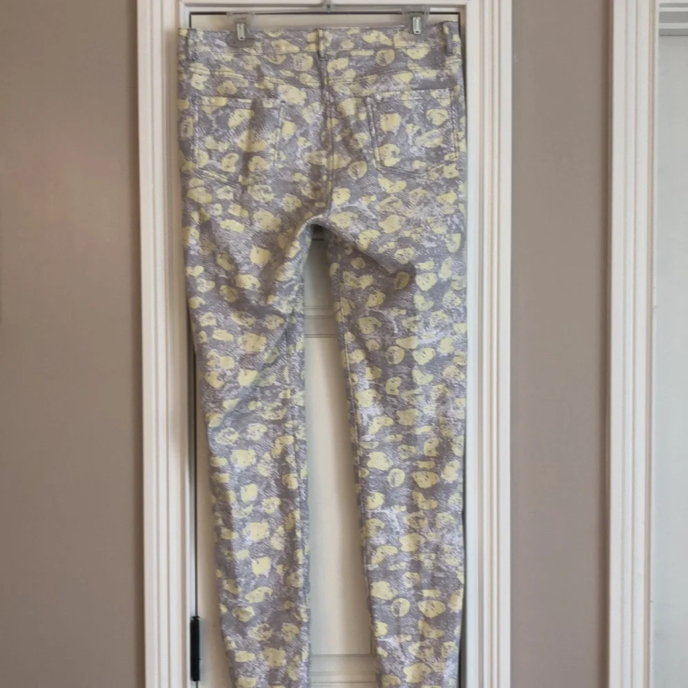 J. McLaughlin Lexie gray and yellow slim comfort jeans NWOT Sz 10 - Picture 3 of 9